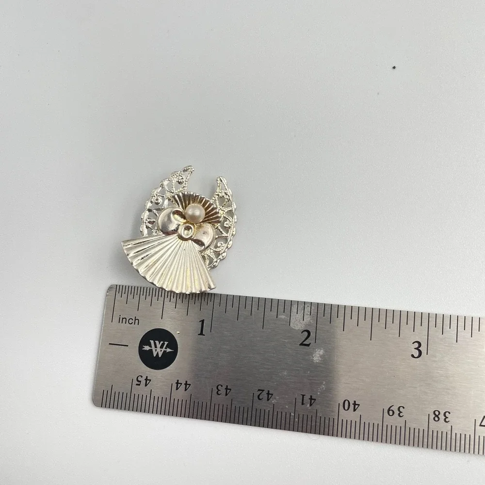 Vintage‎ 90s AOL Silver Tone Faux Pearl Filigree Wings Angel Brooch Pin Jewelry